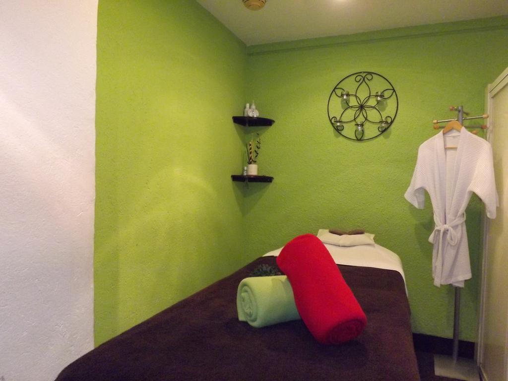 فندق راديسون بارايسو مكسيكو سيتي مدينة مكسيكو المظهر الخارجي الصورة A massage room at a spa