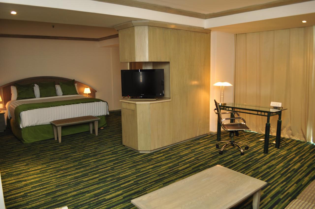 فندق راديسون بارايسو مكسيكو سيتي مدينة مكسيكو المظهر الخارجي الصورة A room at the hotel